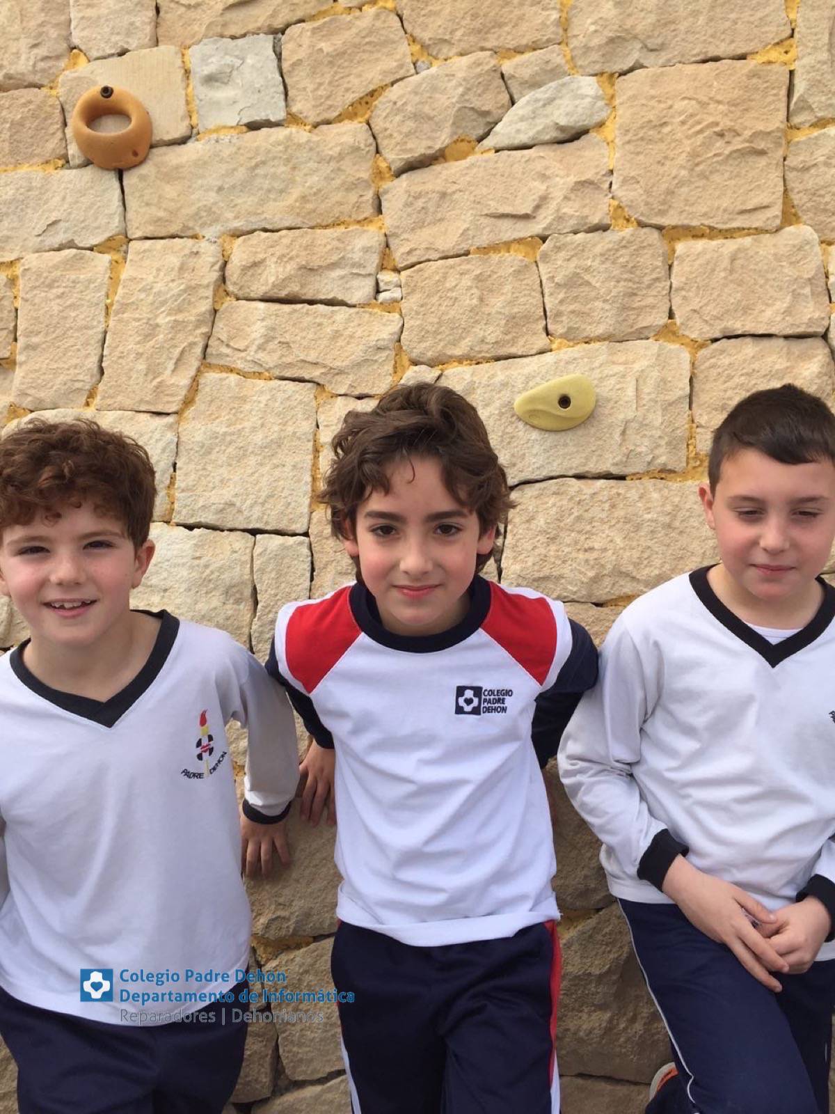 Photo919399636348807136