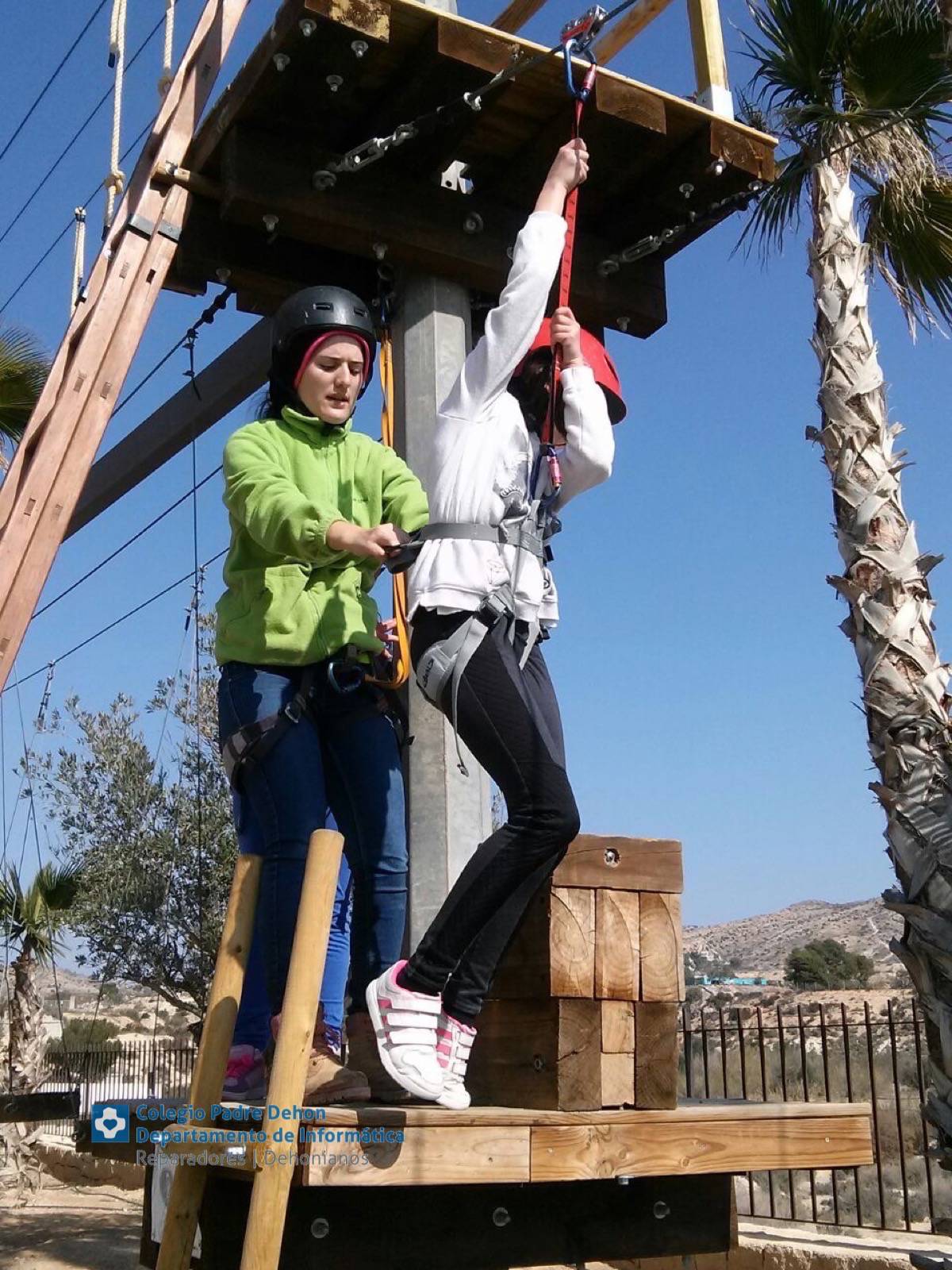 Photo938017469173442562